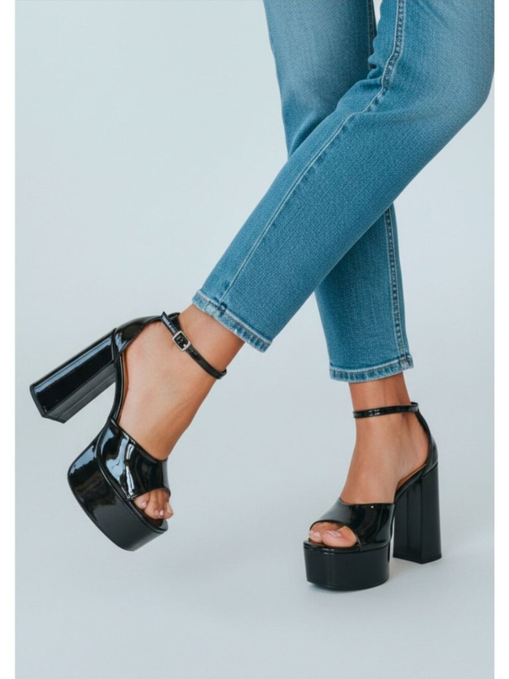 Black Patent Platform High Heels With Ankle Strap Chunky Block Heel Open Toe Des